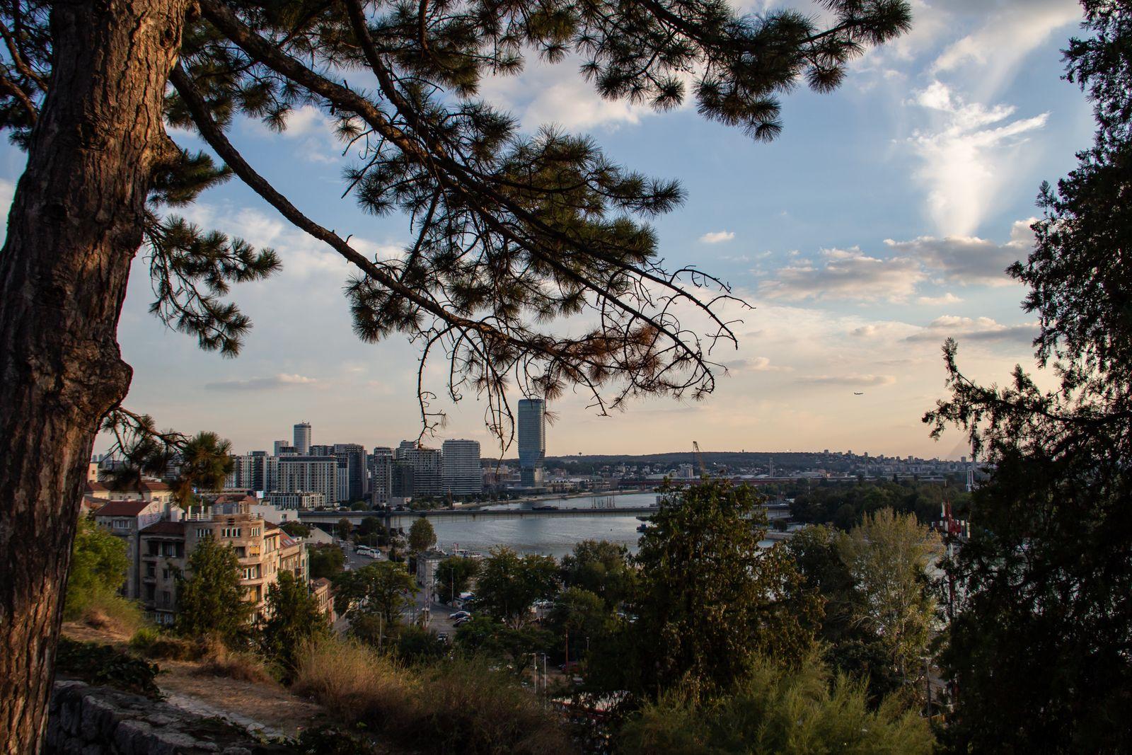 Pogled na Beograd i ušće Save u Dunav sa Kalemegdana